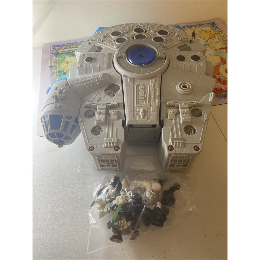 Galactic Heroes Star Wars Millennium Falcon 2017 Hasbro With Figures